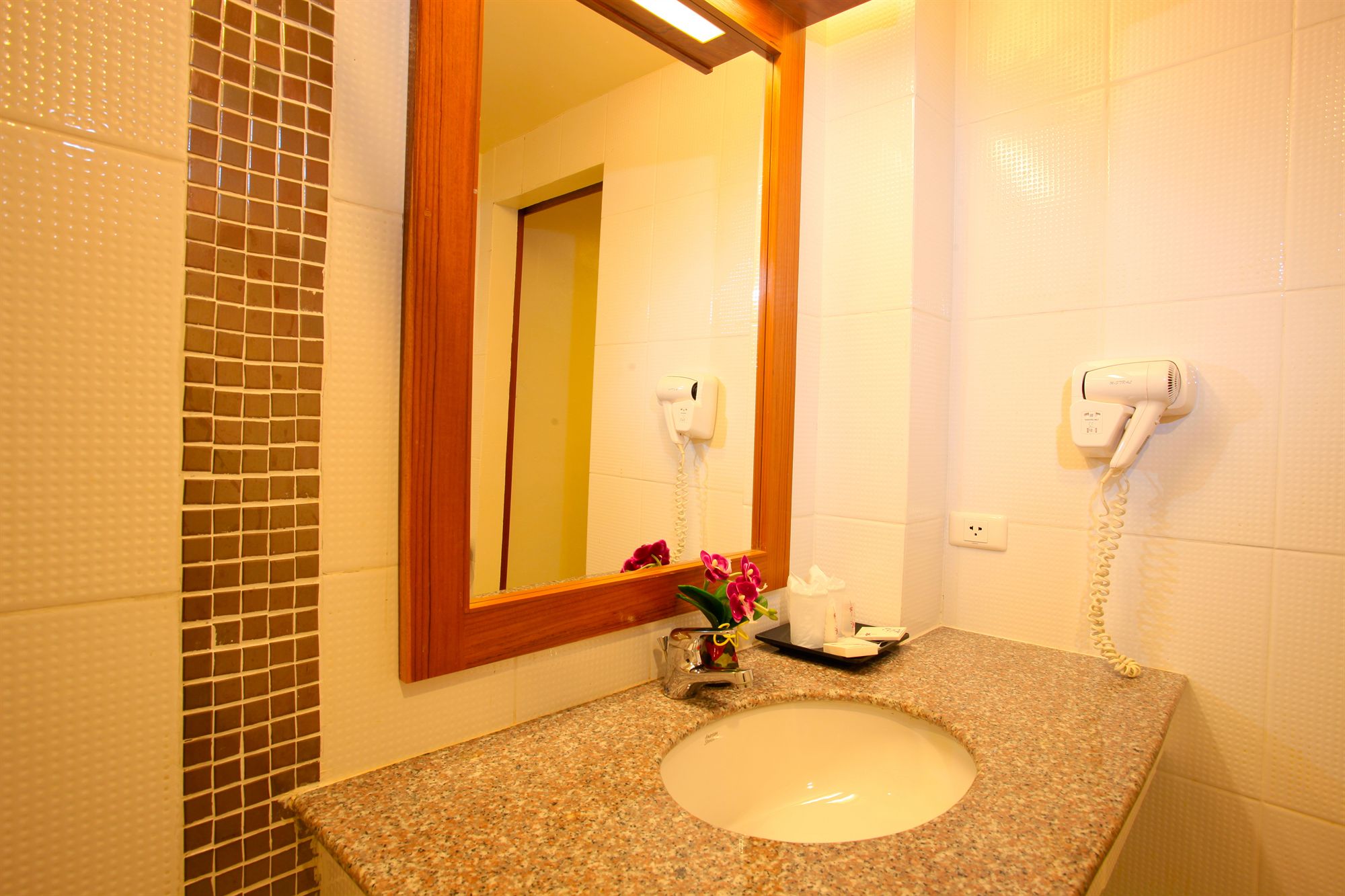 Фото Orchid Garden Hotel