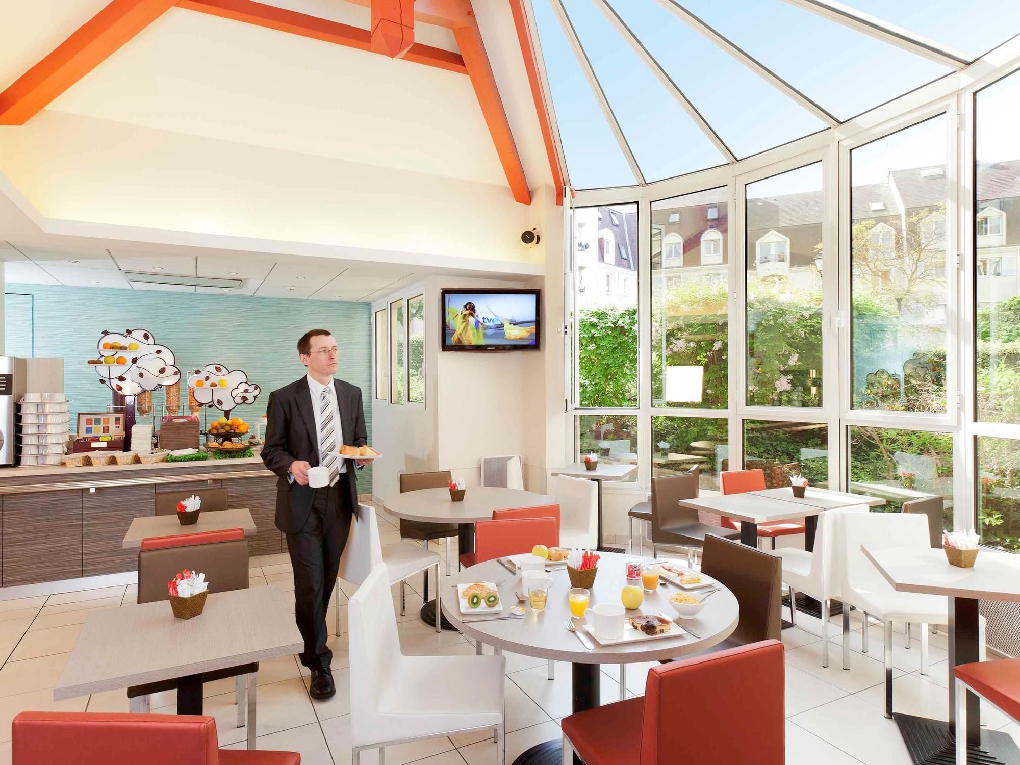 Фото Ibis Paris Rueil Malmaison