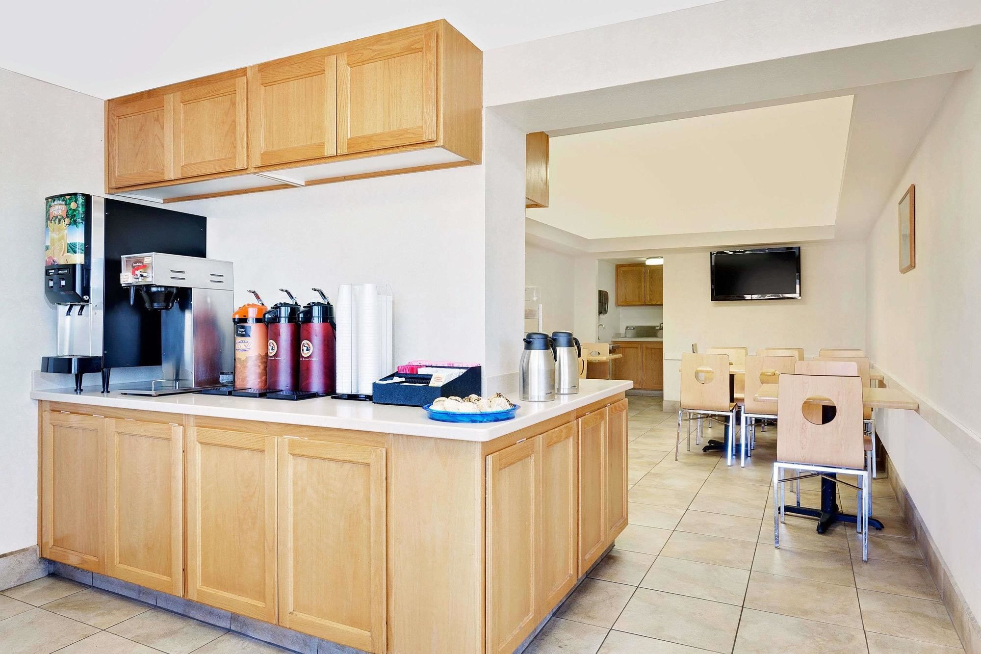 Фото Knights Inn Page