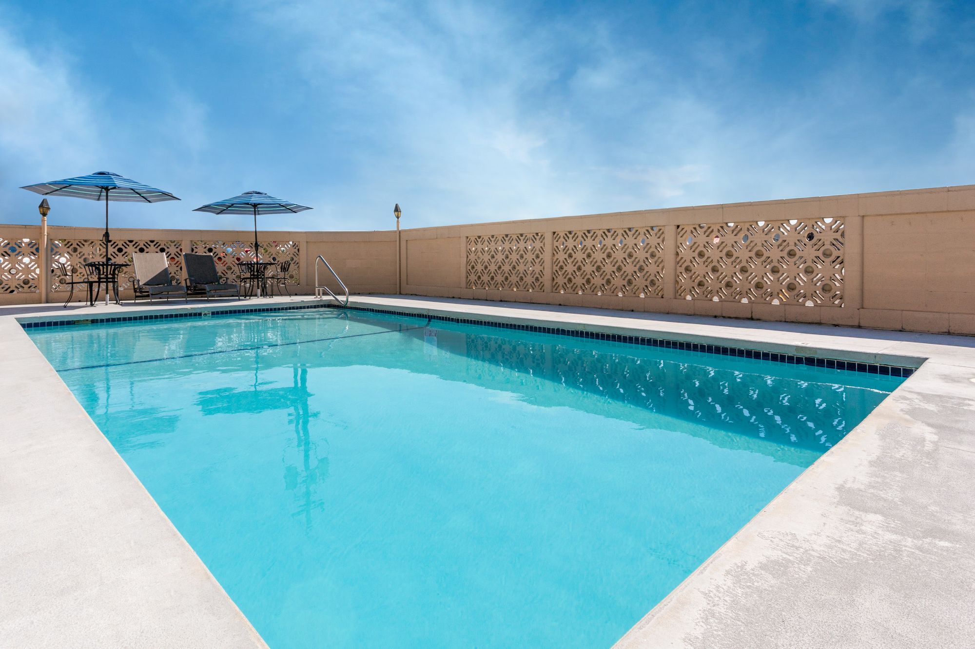 Фото Days Inn by Wyndham Yakima