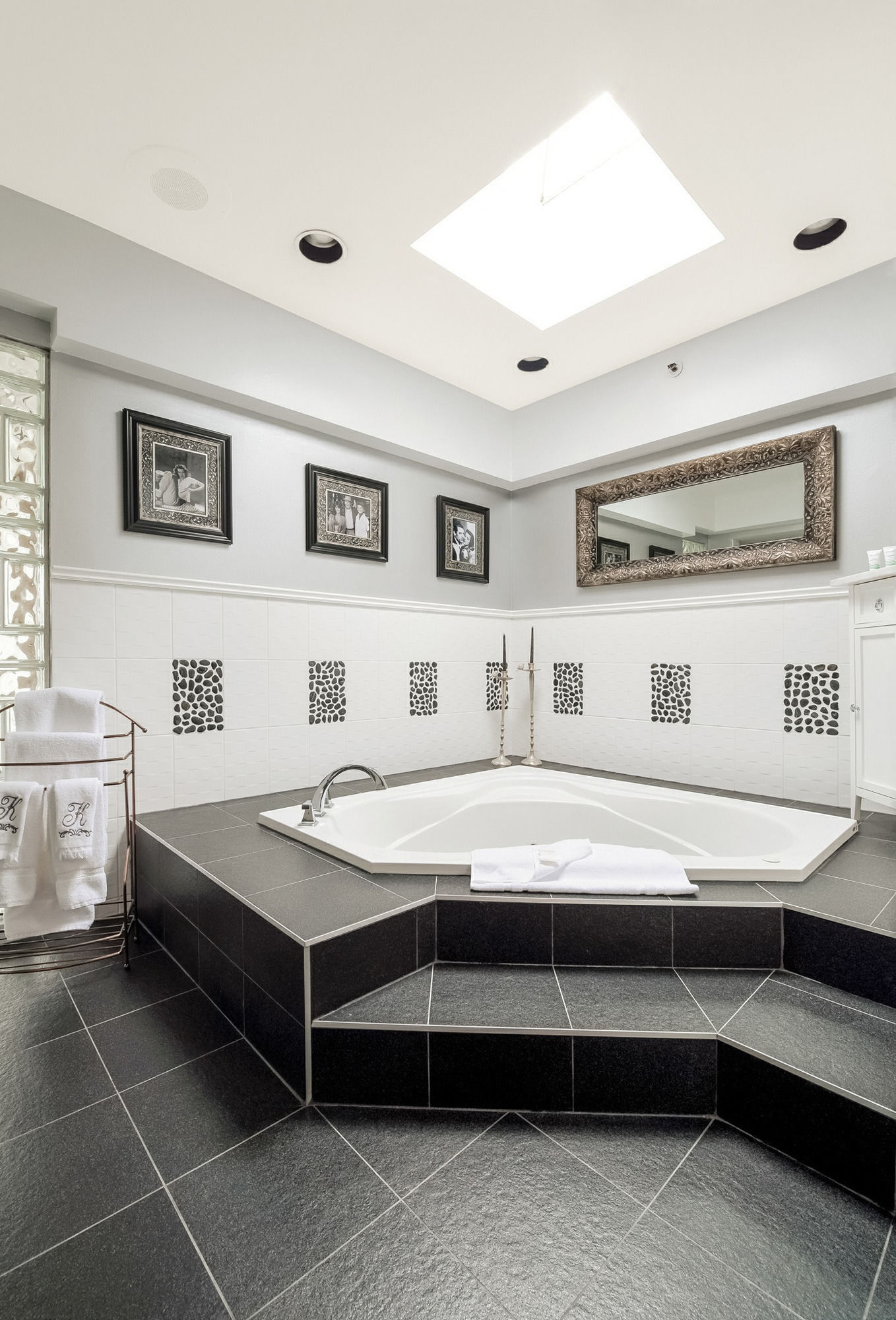 Фото Rosellen Suites Stanley