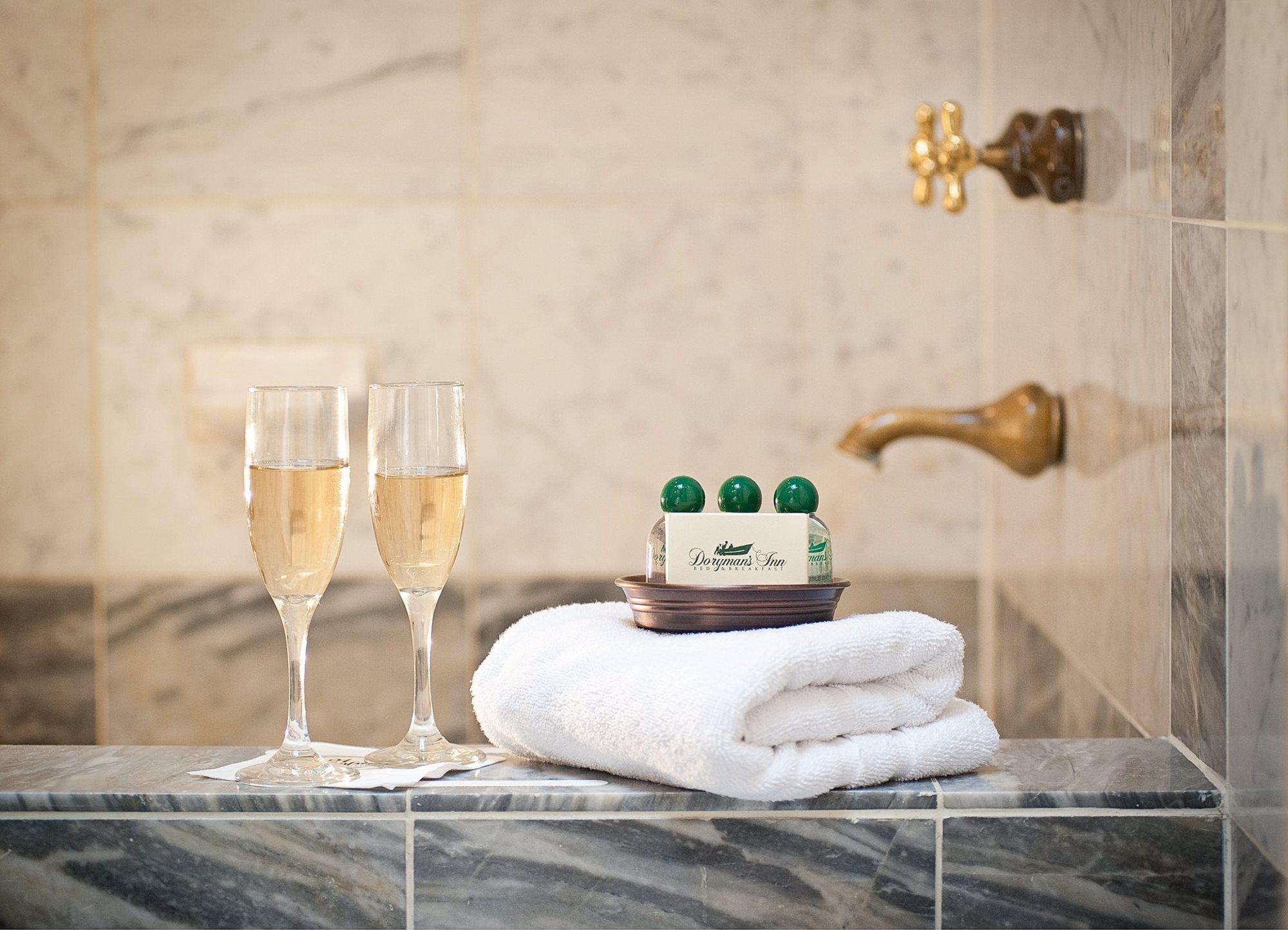 Фото Dorymans Oceanfront Inn