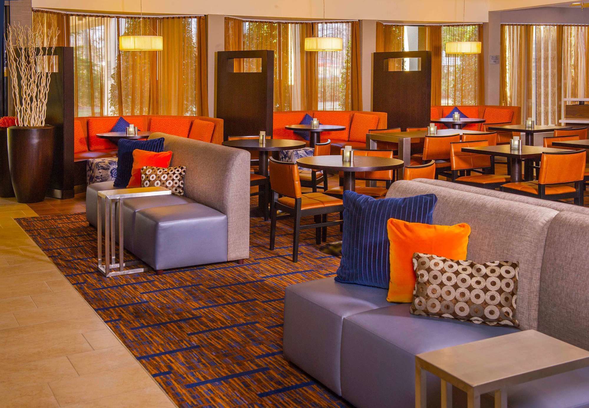 Фото Courtyard by Marriott Virginia Beach Norfolk