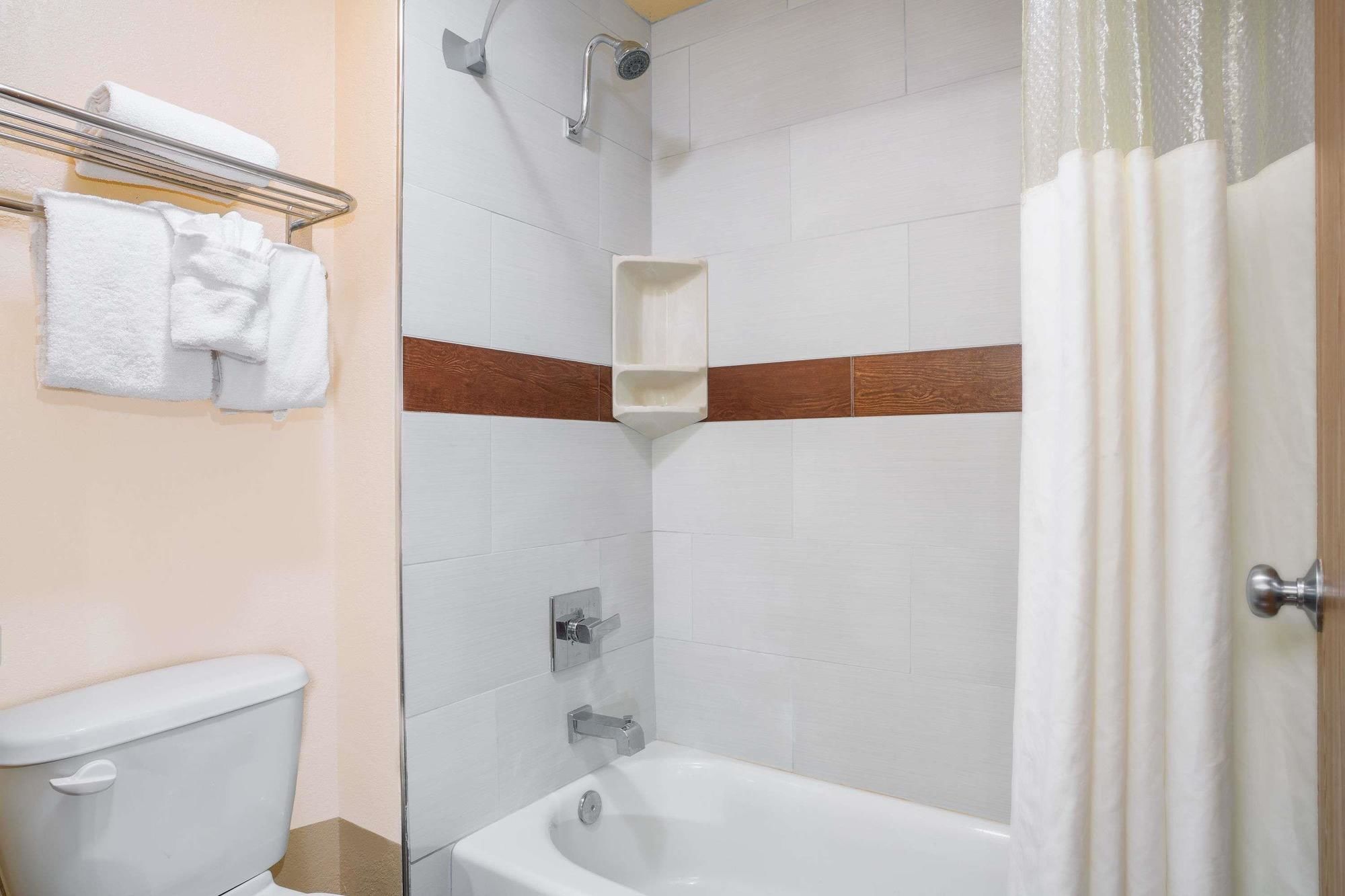 Фото Howard Johnson by Wyndham Williams