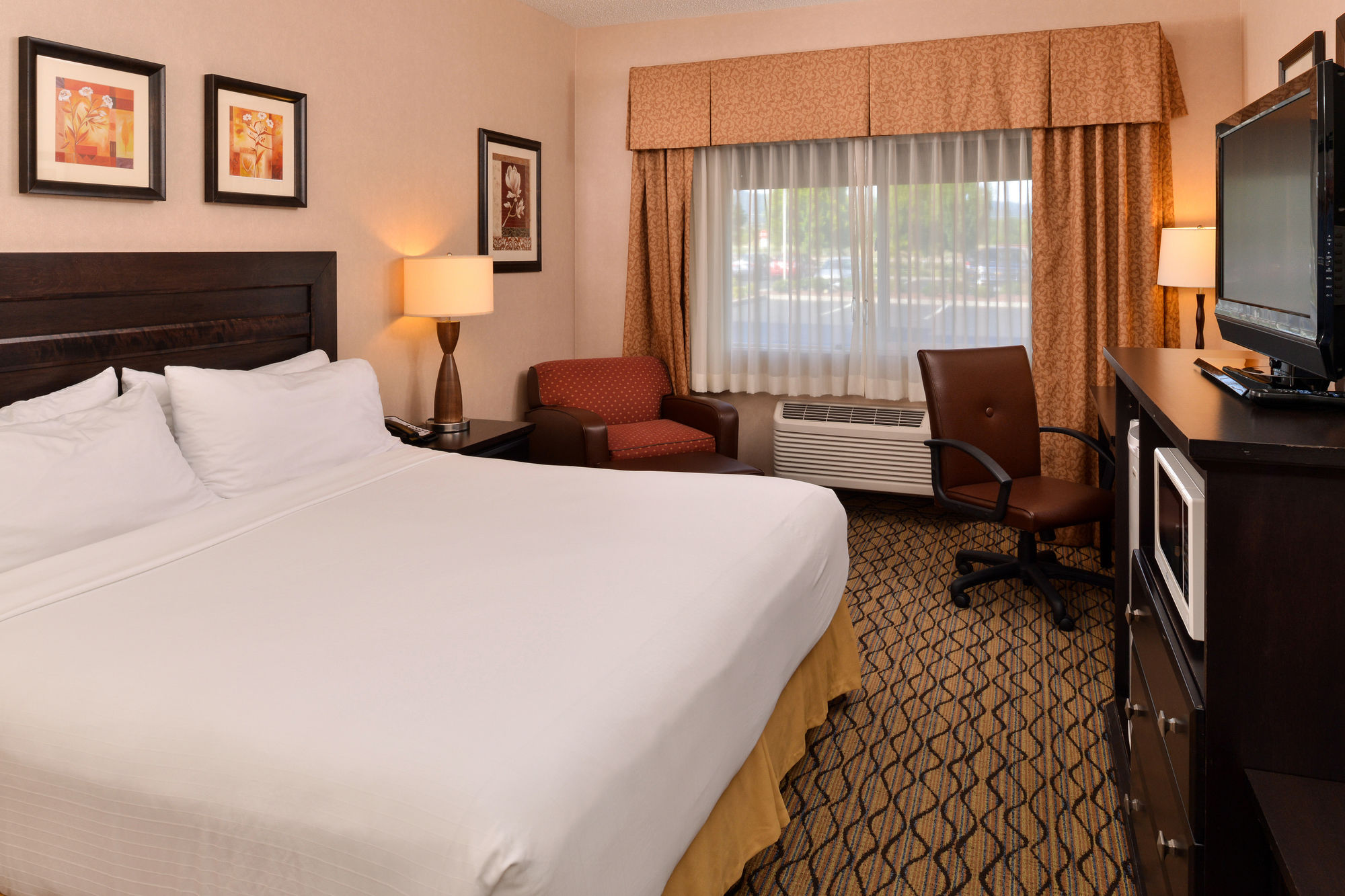 Фото Clarion Pointe Medford