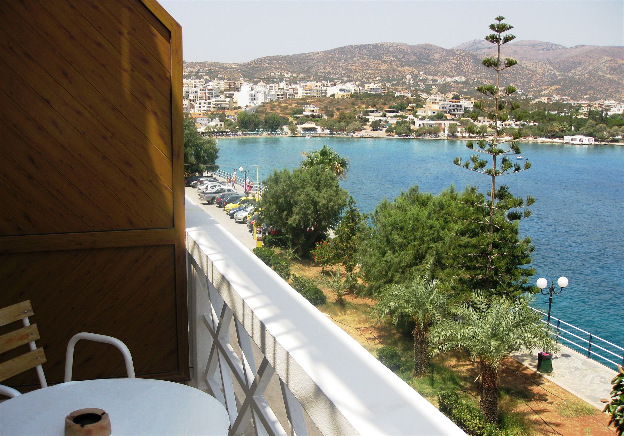 Фото Melas Apartments