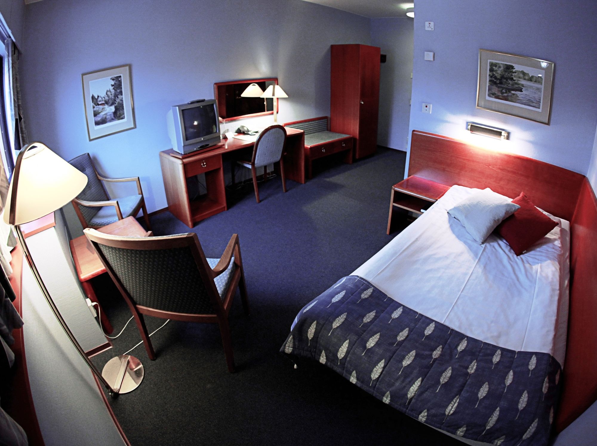 Фото Quality Hotel Royal Corner