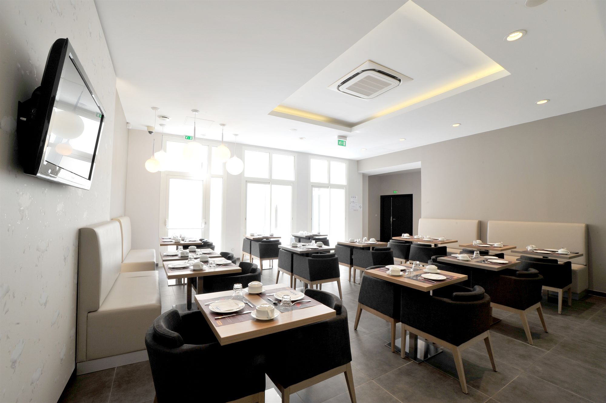 Фото Ibis Styles Marseille Gare Saint-Charles