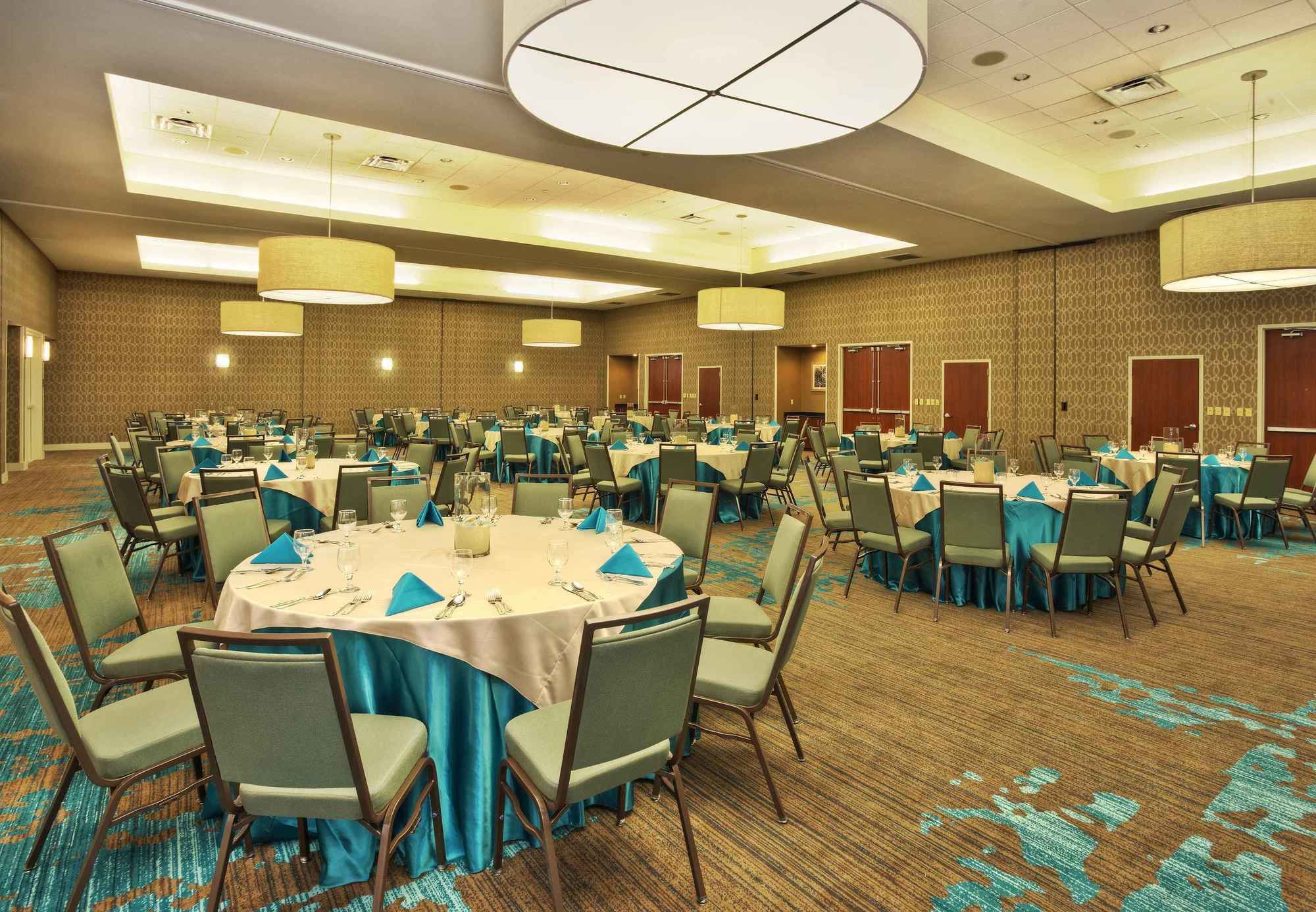 Фото Courtyard by Marriott Gulfport Beachfront
