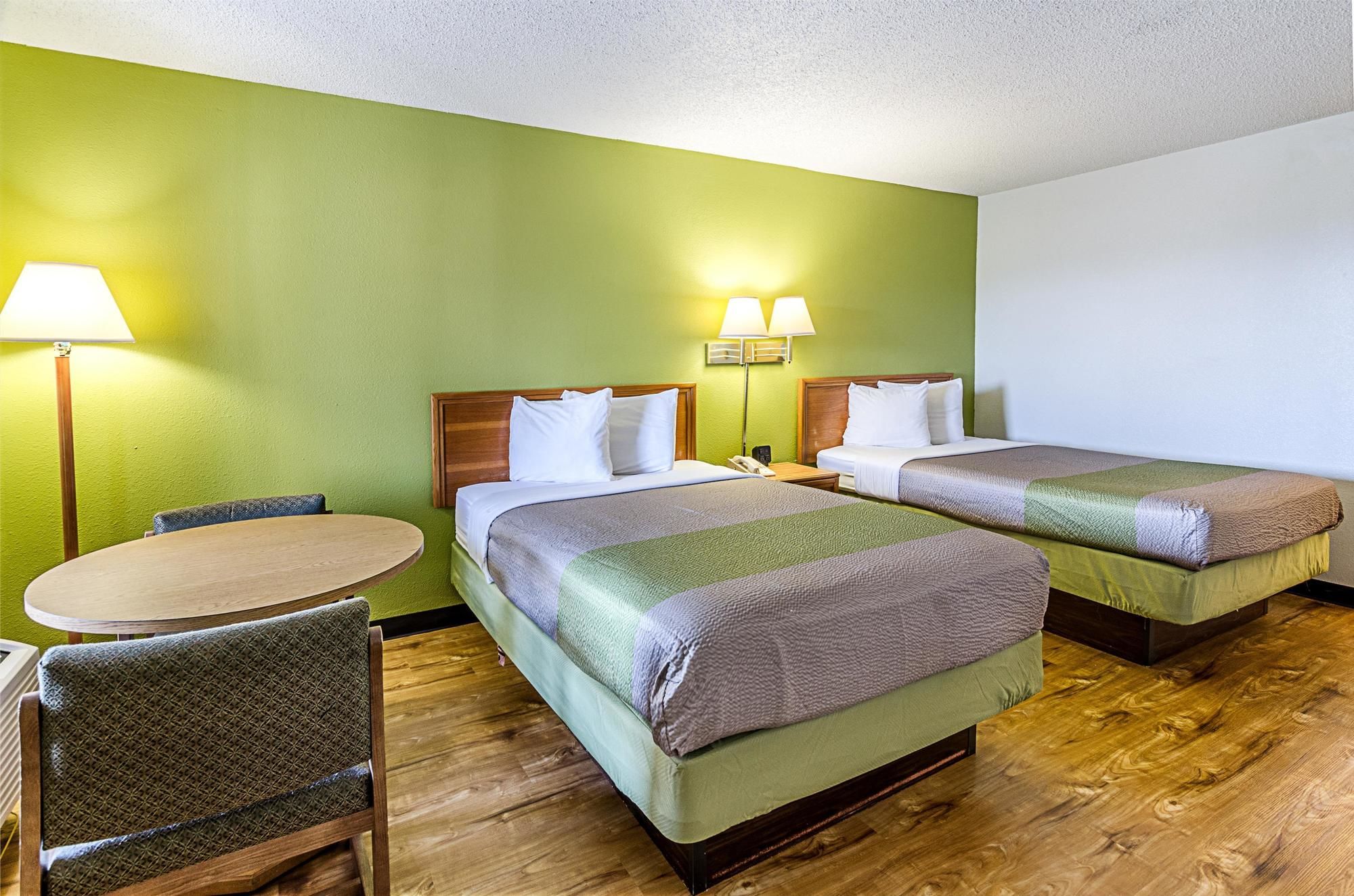 Фото Travelodge by Wyndham Roanoke