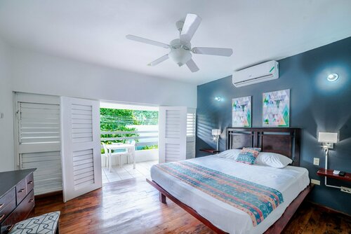 Гостиница Beachcomber Club Resort