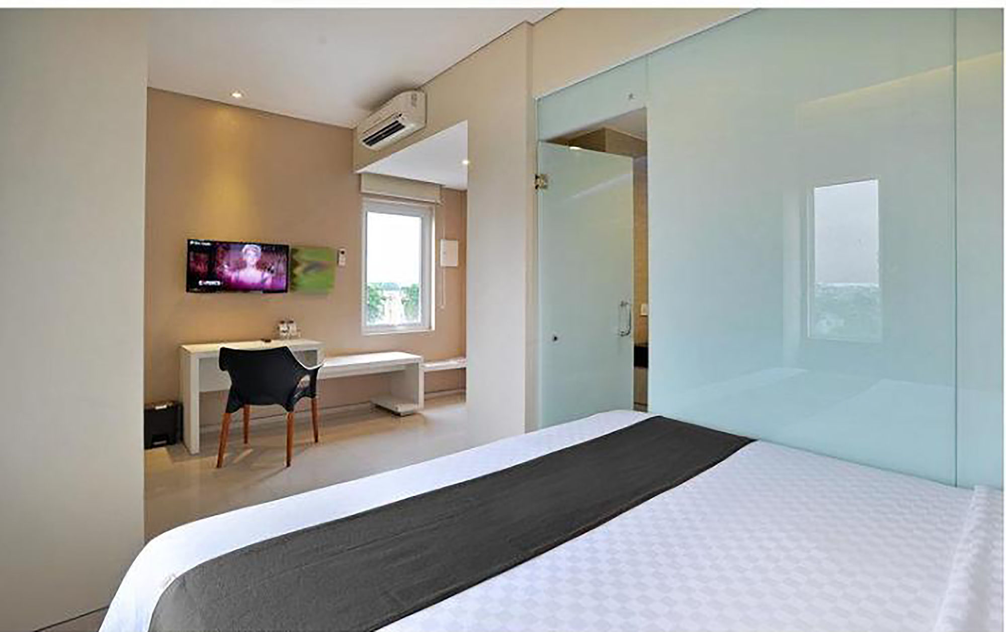 Фото The Life Hotels