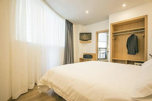 Внешний вид отеля Hotel Palacio de Aiete в Доностия-Сан-Себастьяне, фото 3