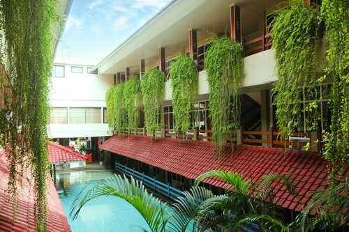 Гостиница Hotel Karthi в Куте