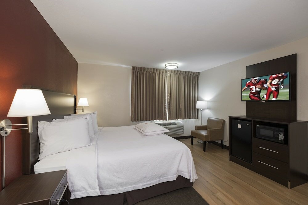 Фото Red Roof Inn Plus+ Poughkeepsie