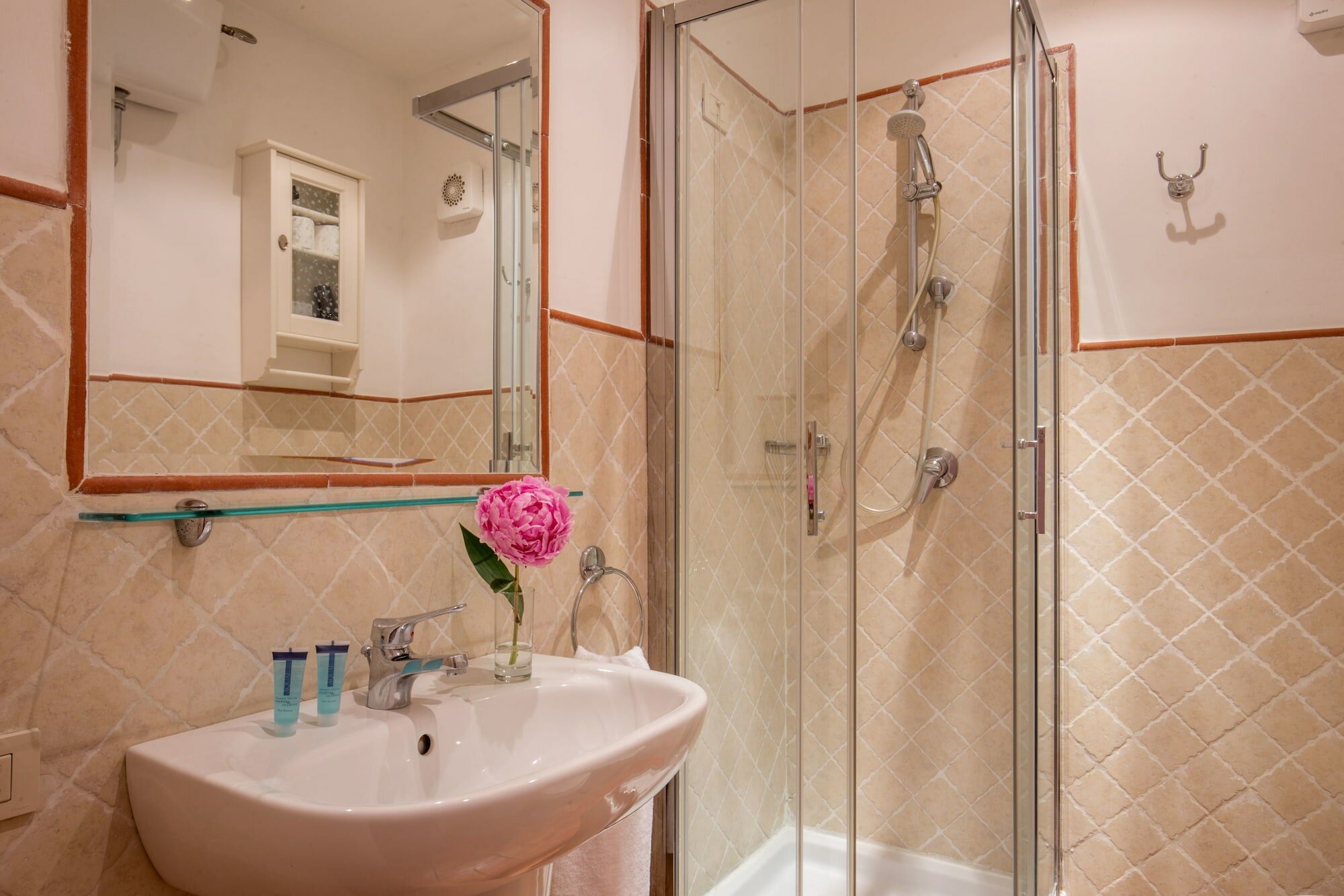 Фото Aenea Superior Inn