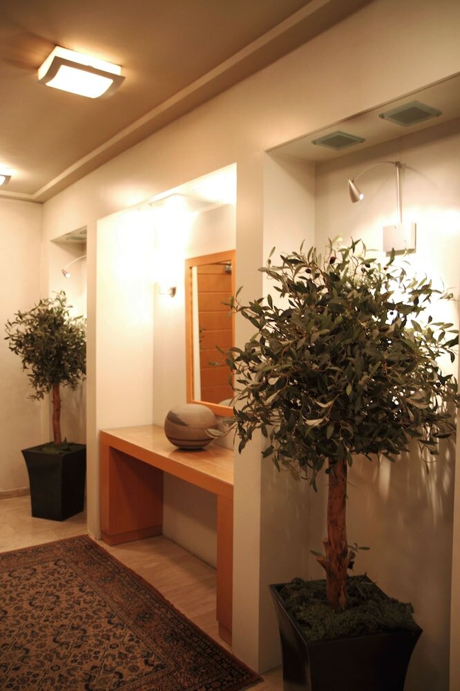 Фото Pines Hotel