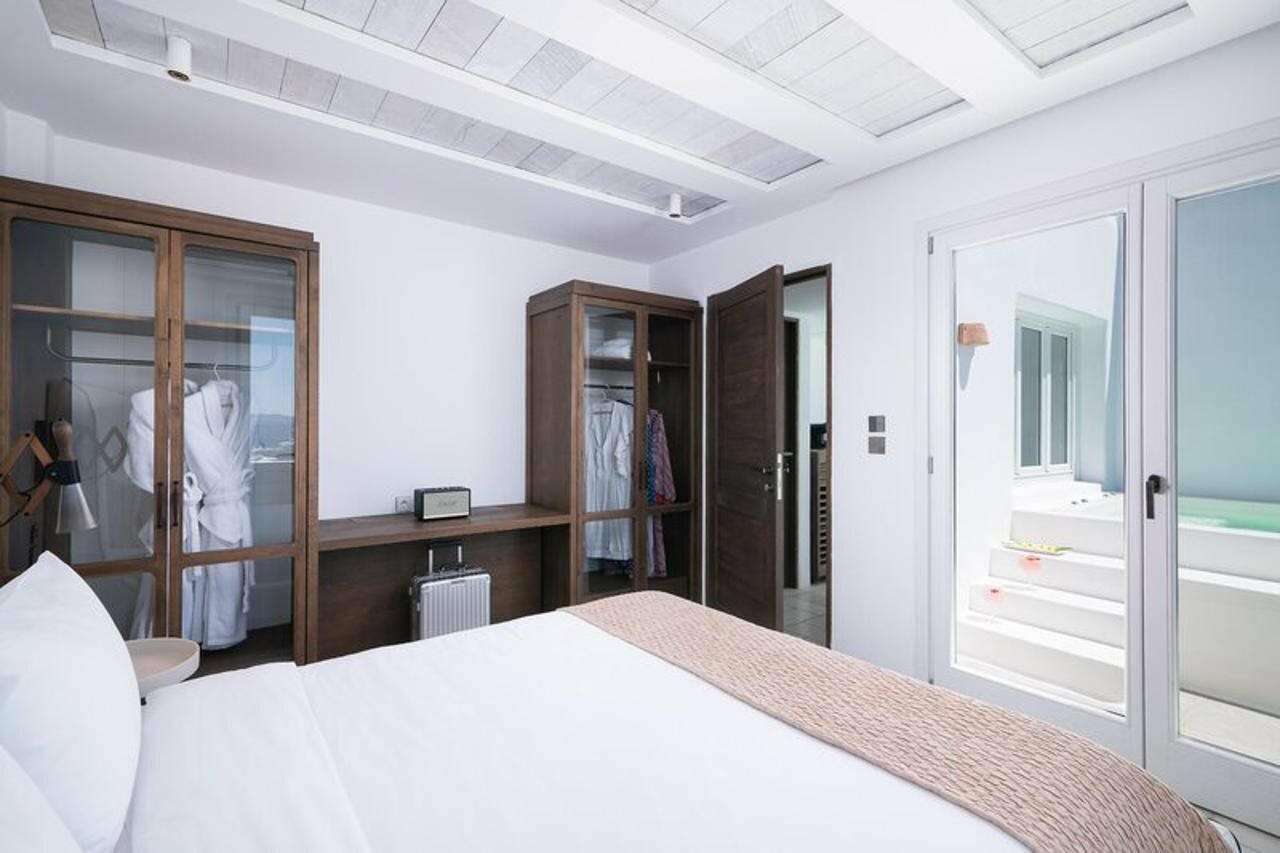 Фото Porto Mykonos Hotel