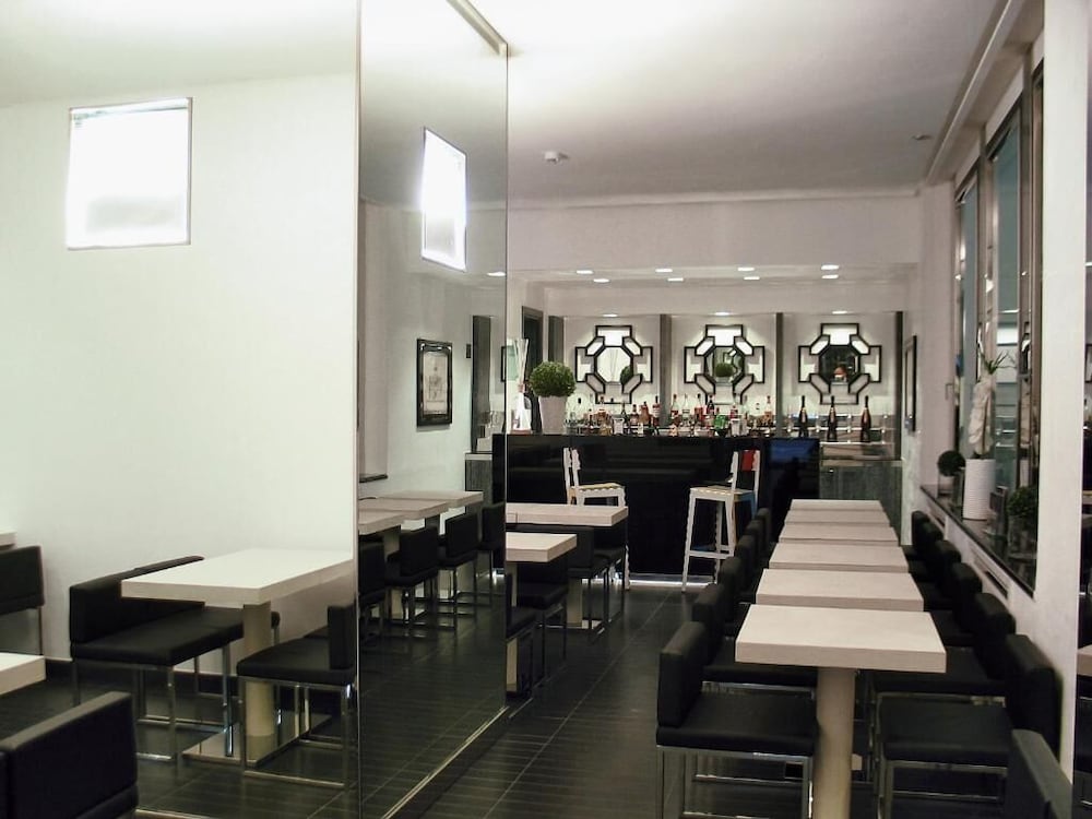 Фото Lhp Hotel Napoleon