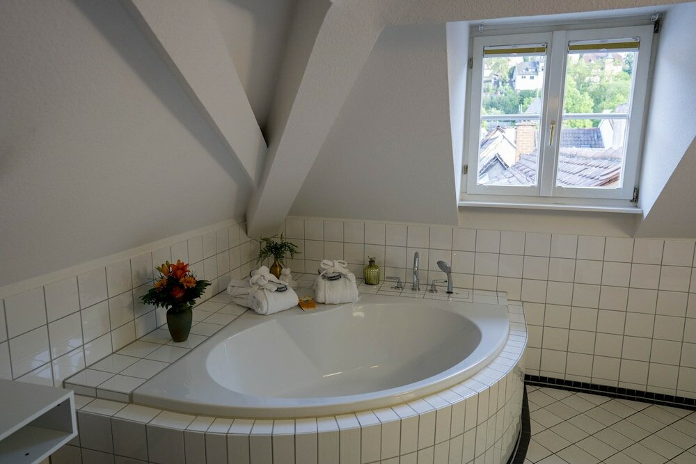 Фото Goldener Falke