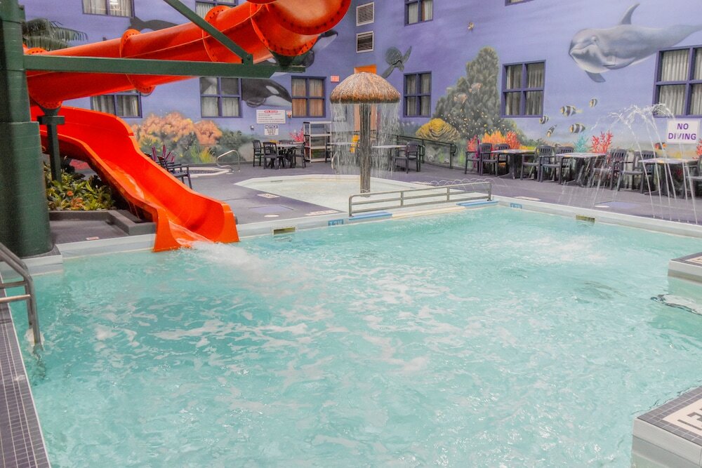 Фото Canad Inns Destination Centre Garden City