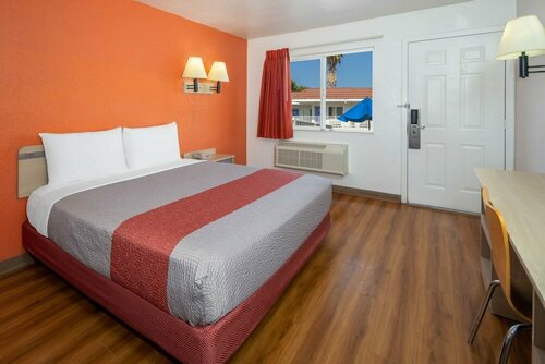 Гостиница Motel 6 Sepulveda, Ca - Los Angeles - Van Nuys - North Hills в Лос-Анджелесе