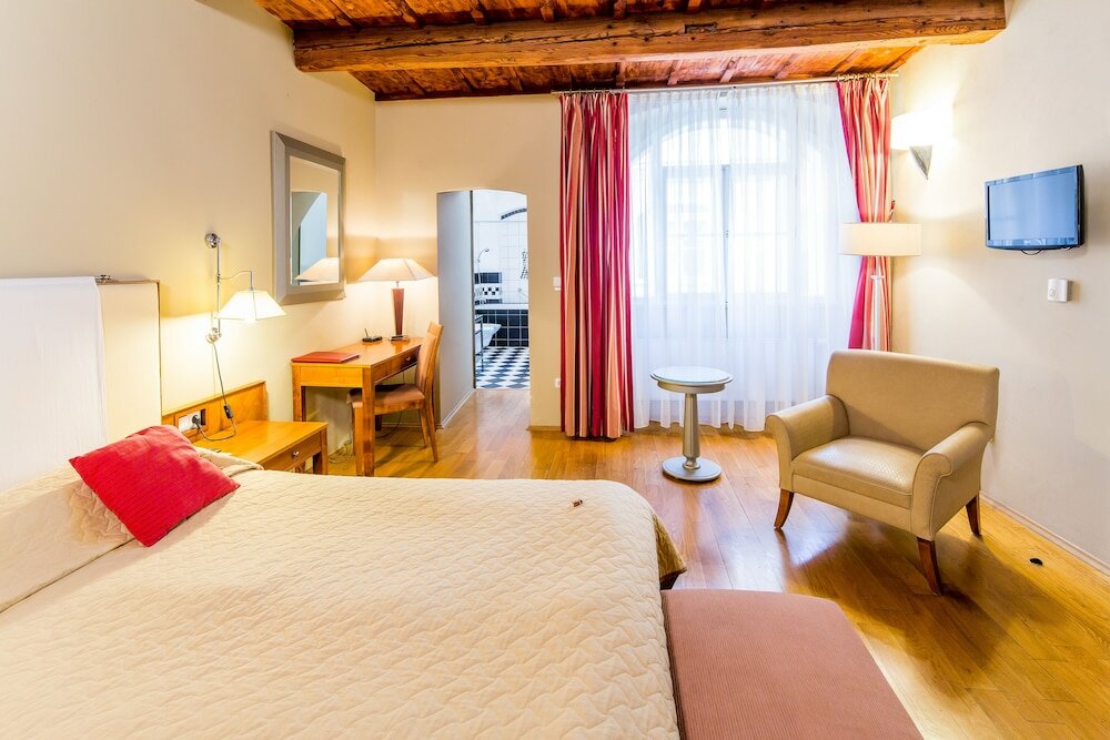 Фото The Golden Wheel