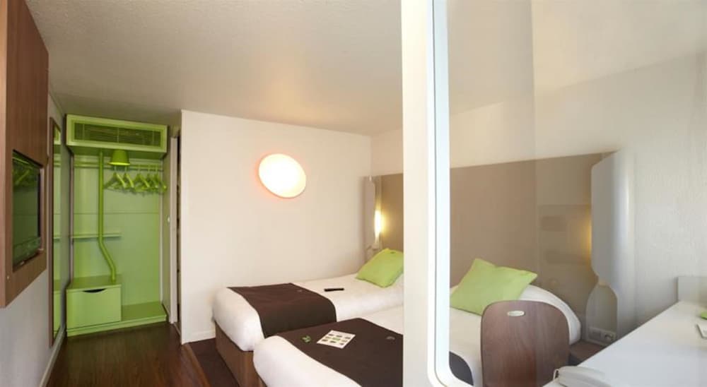 Фото Campanile Aix En Provence Sud - Pont De L'arc