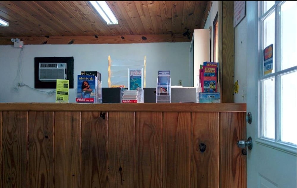 Фото Land Shark Coco Plum Resort