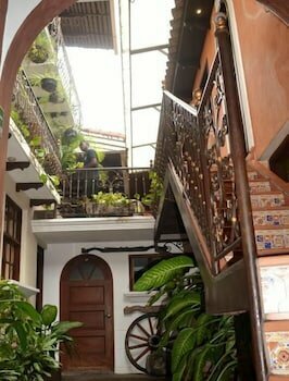 Гостиница Hotel Villa Florencia Centro в Сан-Сальвадоре