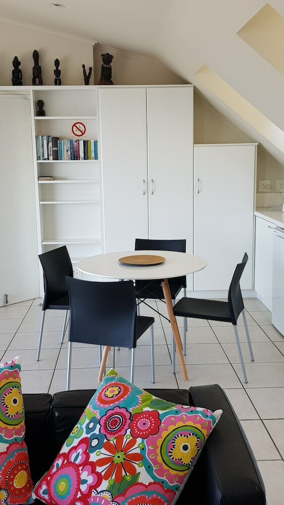 Фото Bluegum Hill Guesthouse & Apartments