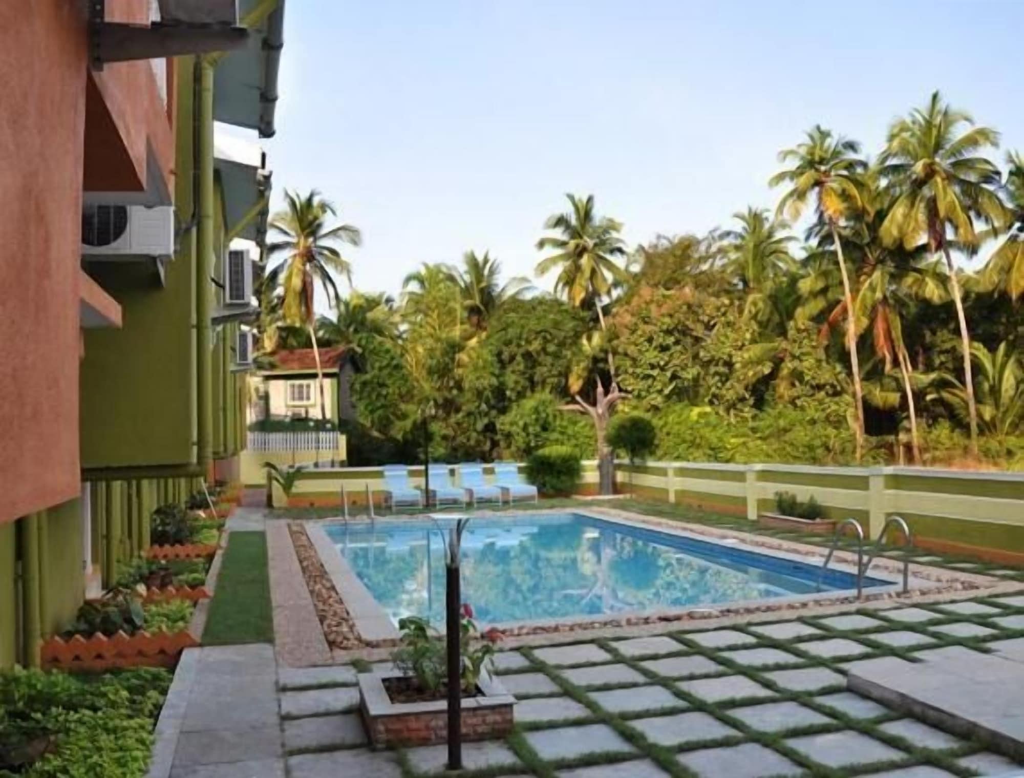 Фото A's Holiday Beach Resort