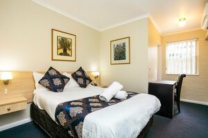 Гостиница The North Shore Hotel