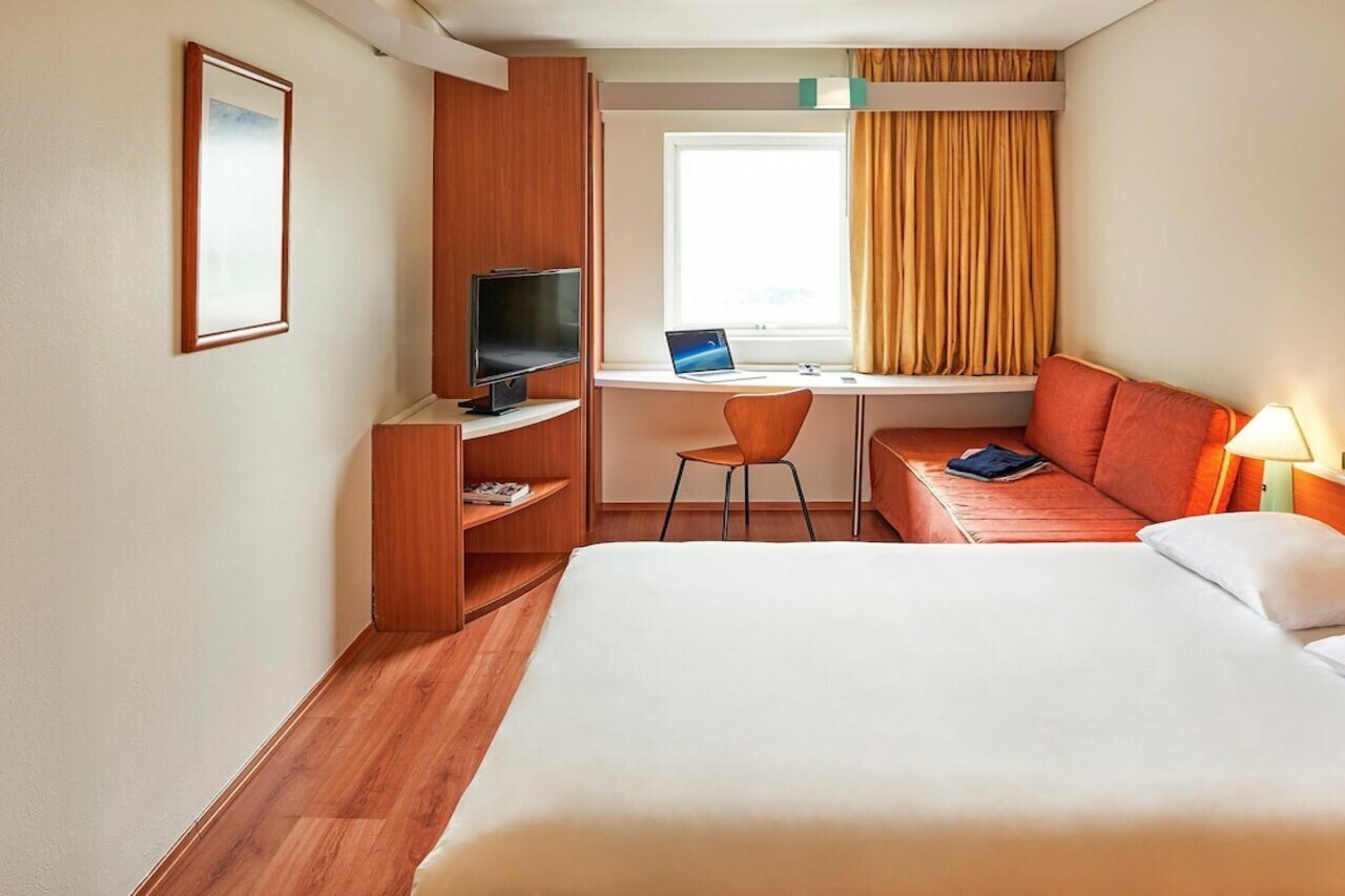 Фото Ibis Monterrey Valle