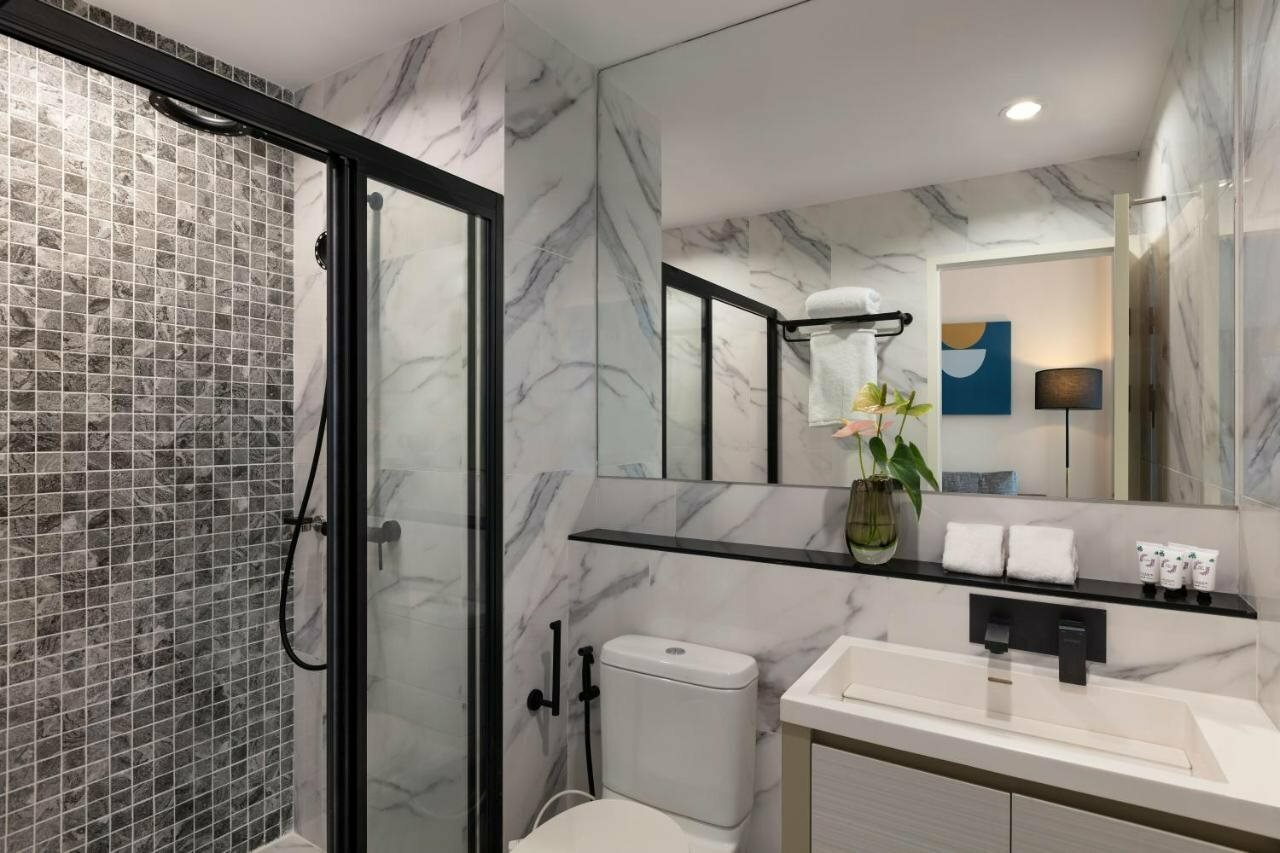 Фото Oakwood Suites Tiwanon Bangkok