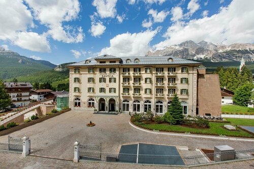 Гостиница Grand Hotel Savoia Cortina d'Ampezzo, A Radisson Collection Hotel в Кортина-д`Ампеццо
