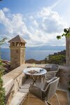 Moni Emvasis Luxury Suites