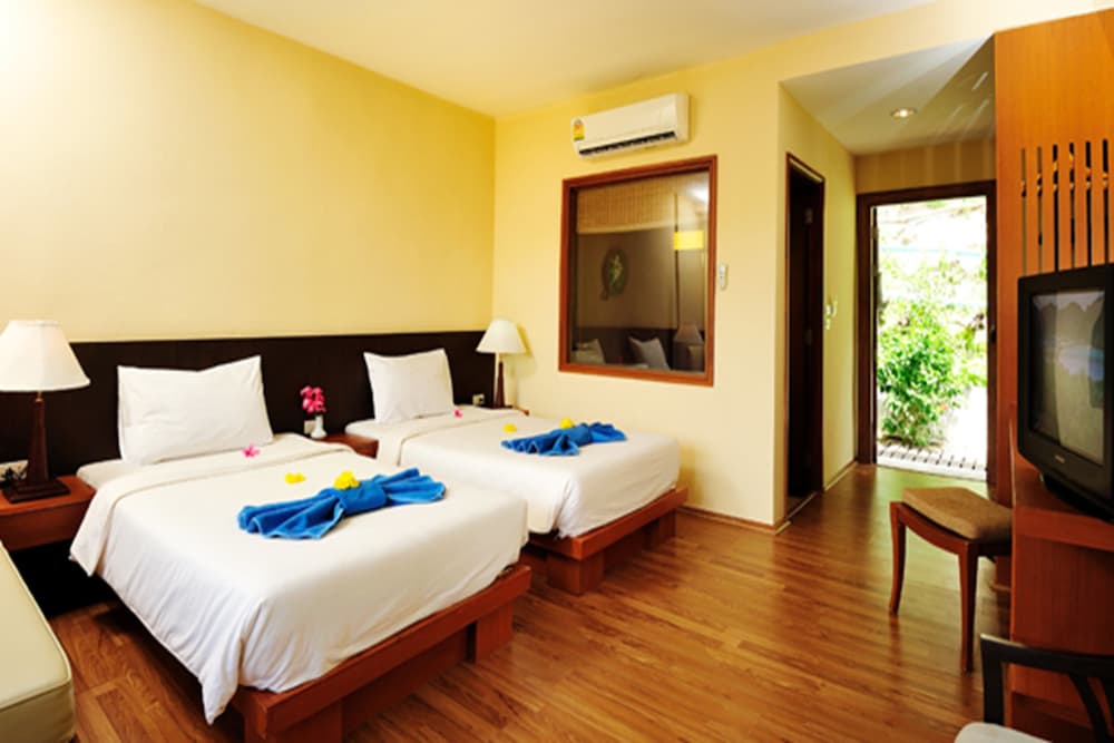 Фото Phi Phi Arboreal Resort