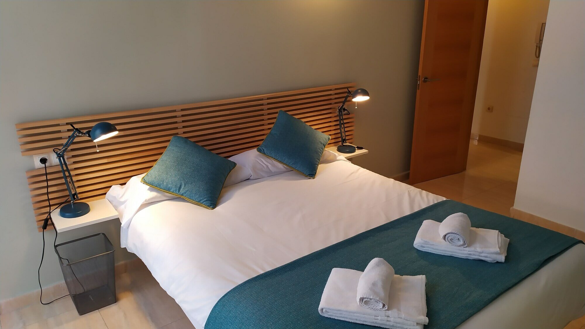 Фото Life Apartments Alameda Colon