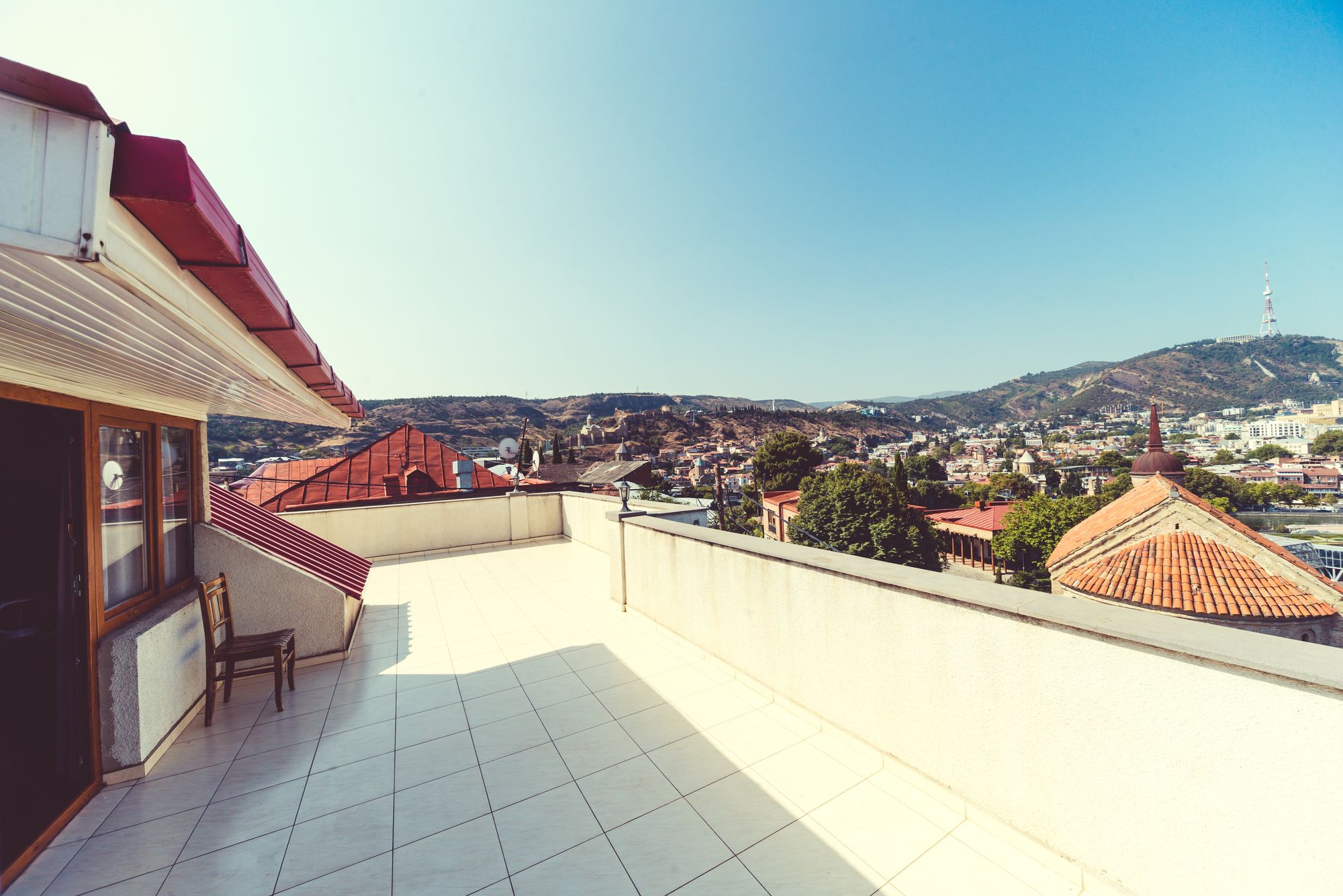 Фото New Metekhi