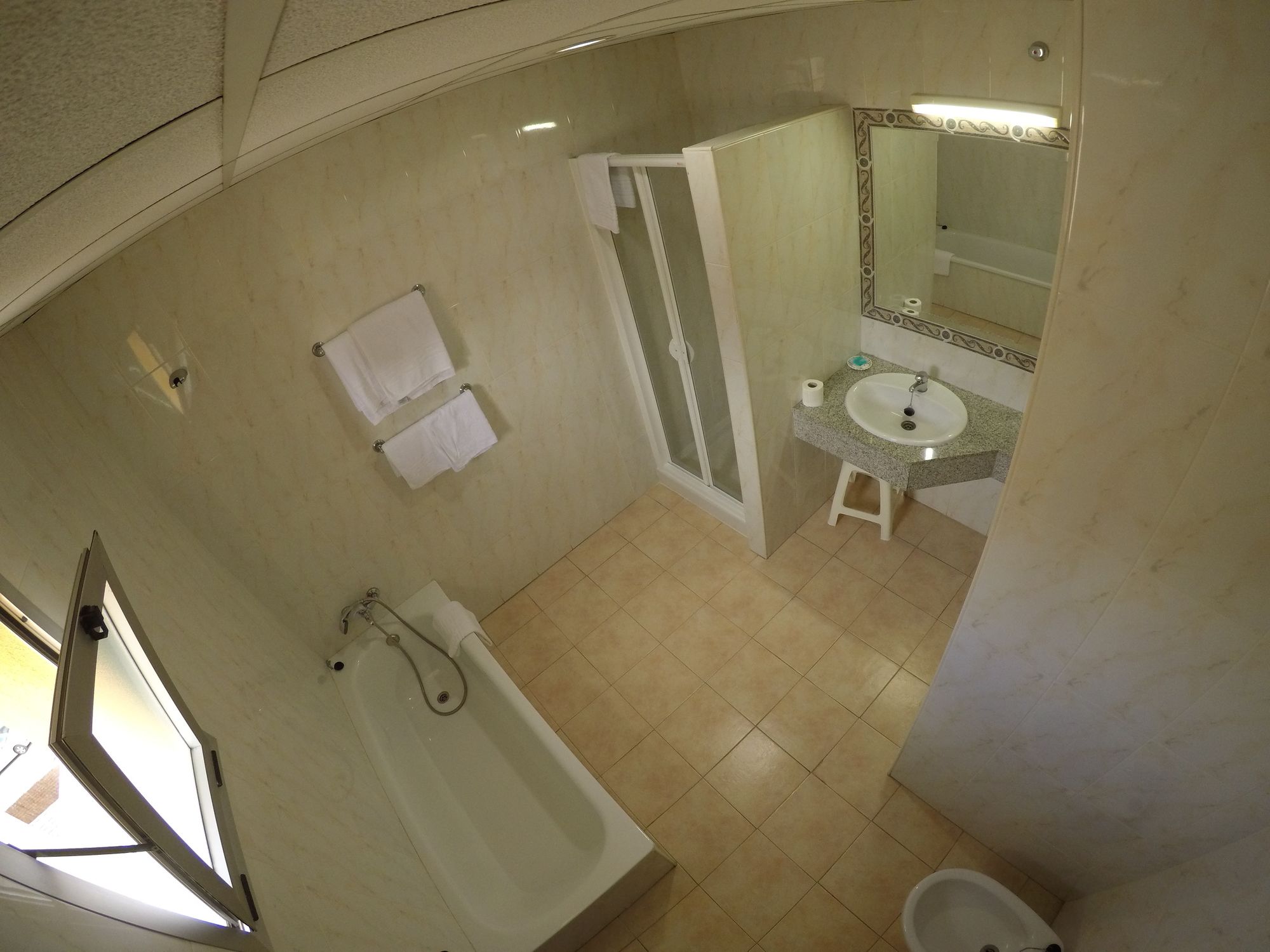 Фото Hostal La Casa de Enfrente