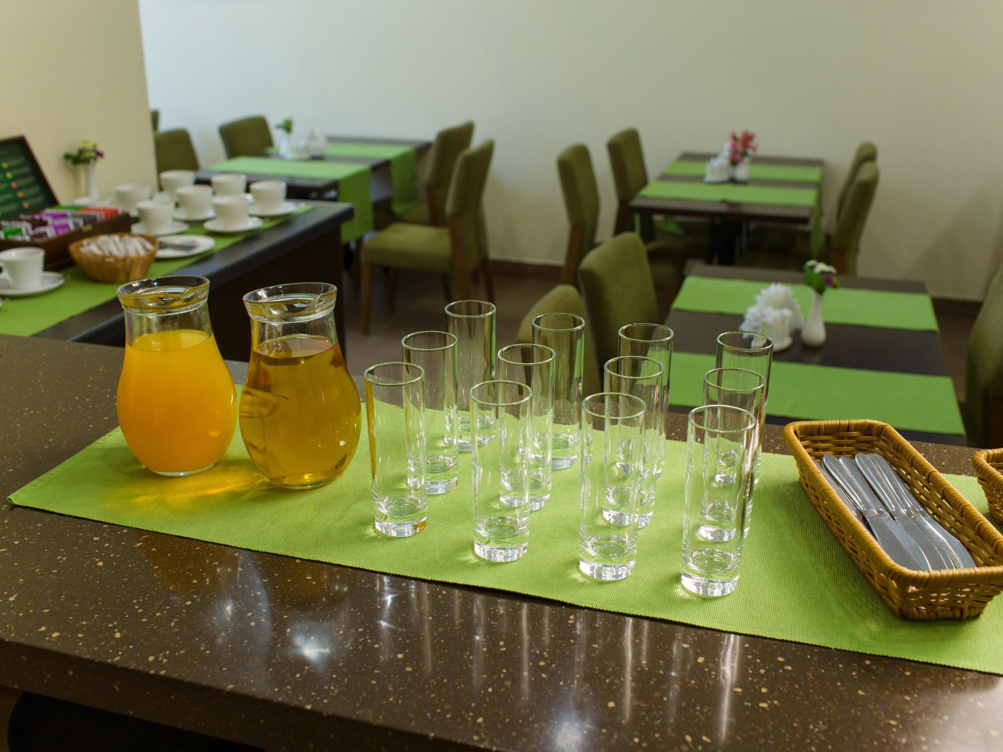 Фото Платов