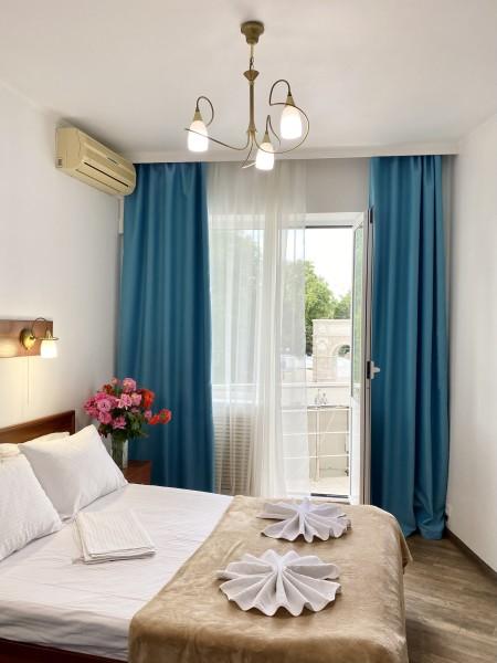 Фото Априори