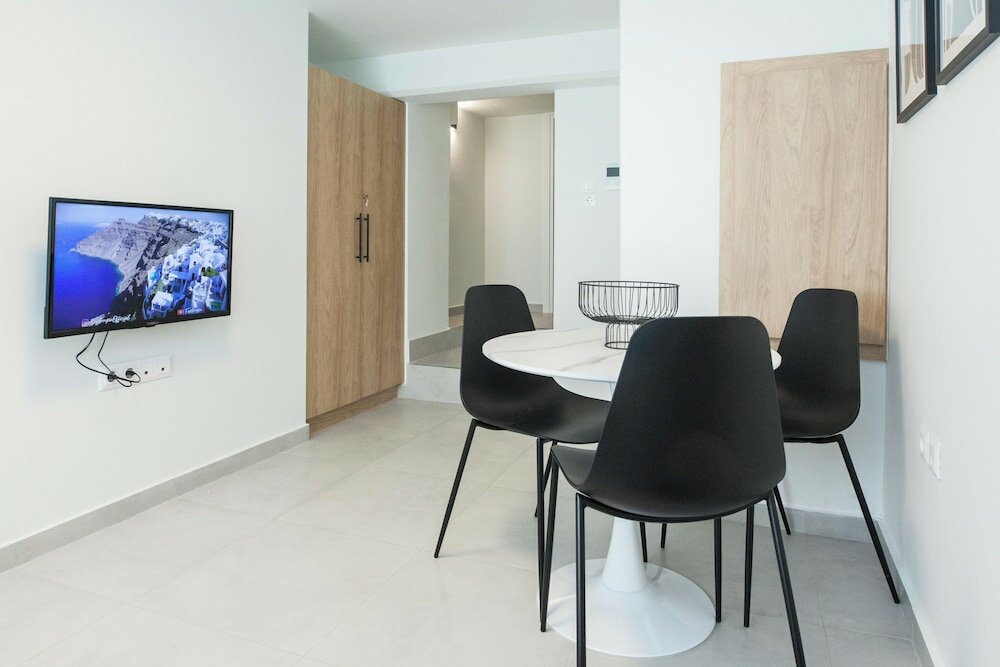 Фото Cozy 1 Bd Basement Apt in Pagrati