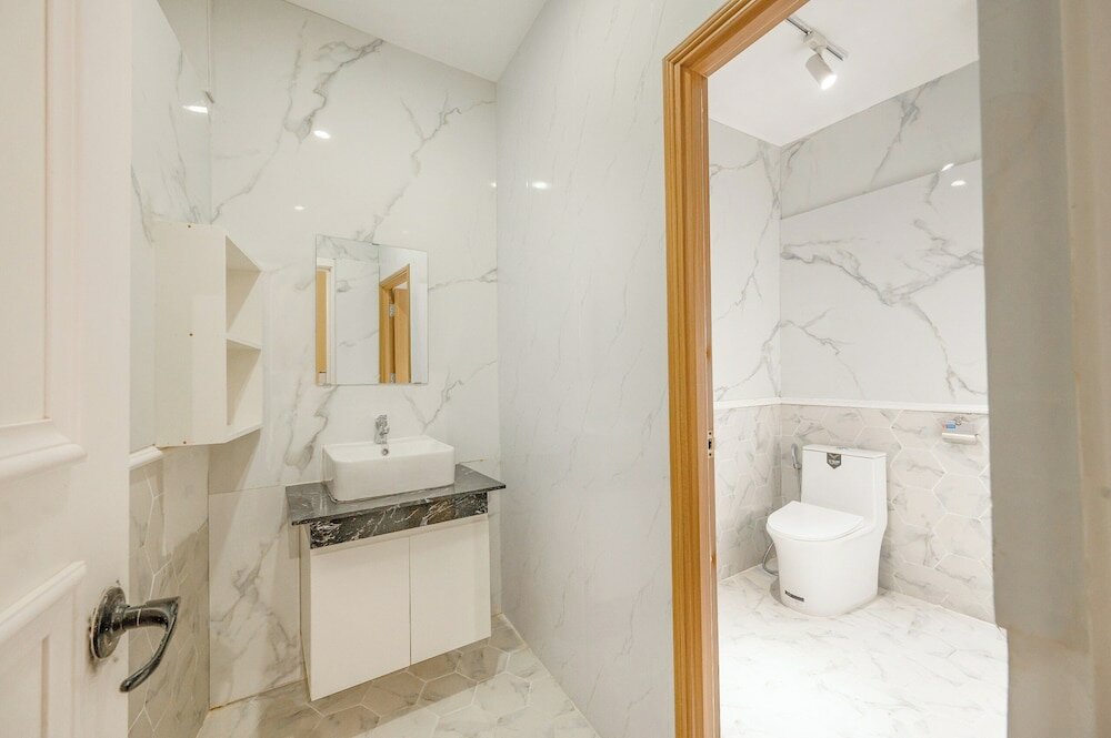 Фото Q Hotel & Apartment