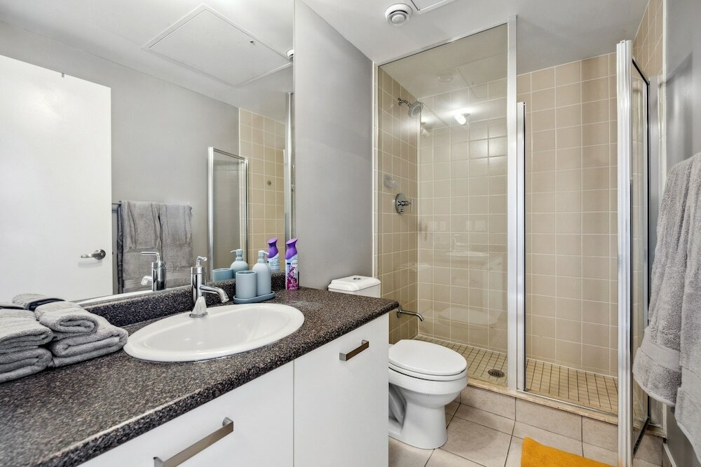 Фото Апарт-отель Globalstay Burano Condos in Downtown Toronto