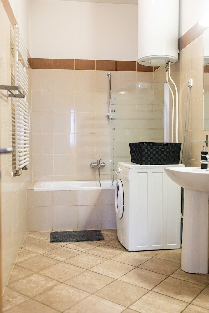 Фото Venus Apartments - Gozsdu Court III