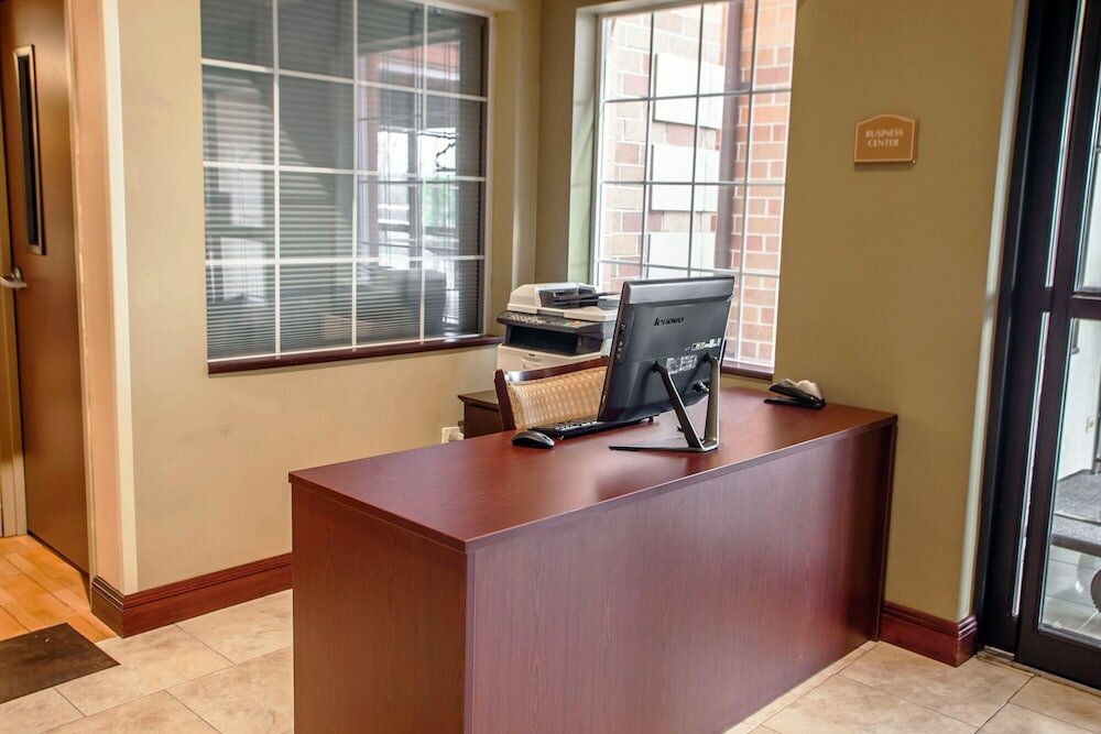 Фото Comfort Suites Elgin