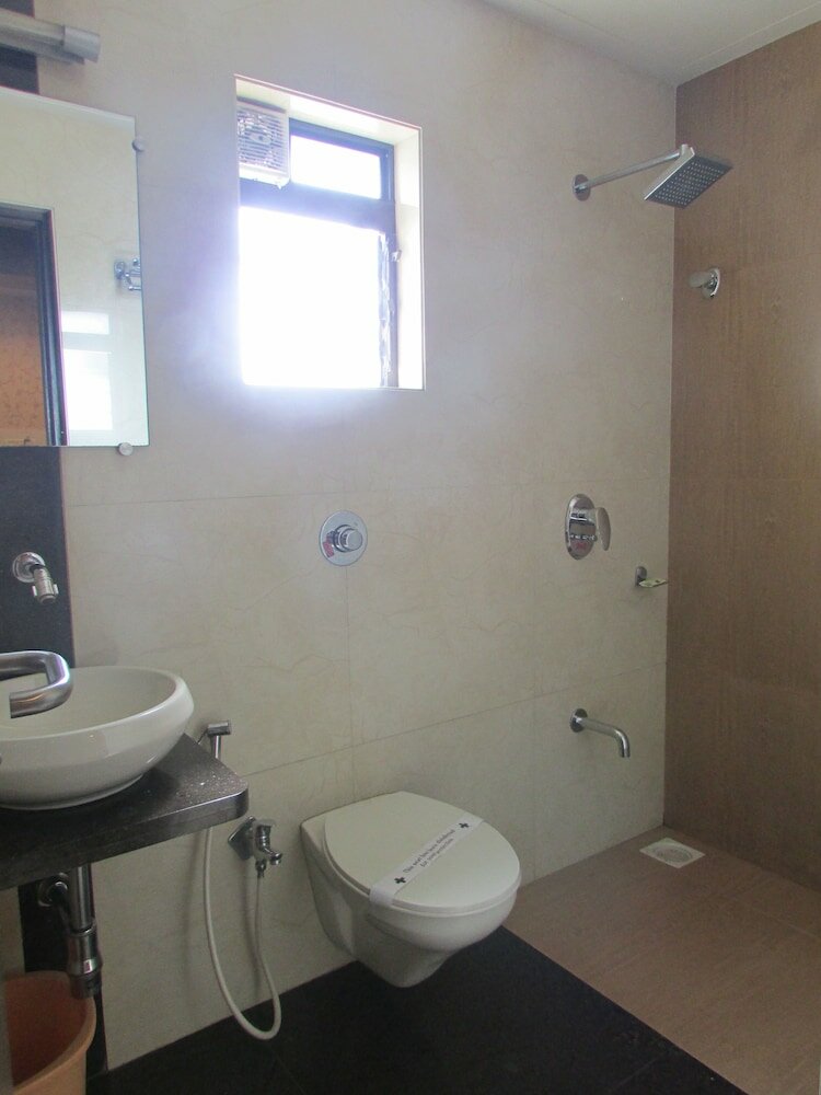 Фото Hotel Mourya Residency