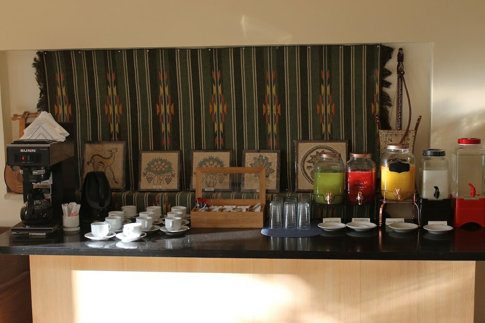 Фото Jabal Amman Hotel